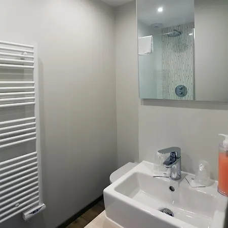 赛尔小酒馆酒店 2*
